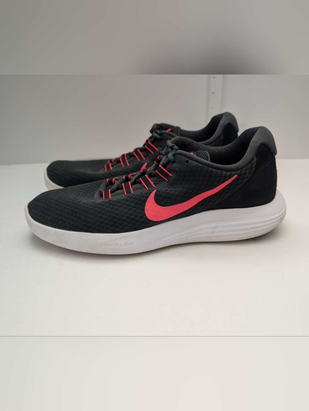 Nike Men’s Lunarlon Black & Pink Running Shoes‎